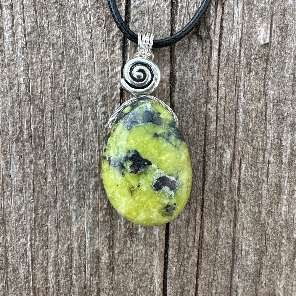 Lizardite Necklace to Clear Chakra Blockages and Awaken Kundalini Energy